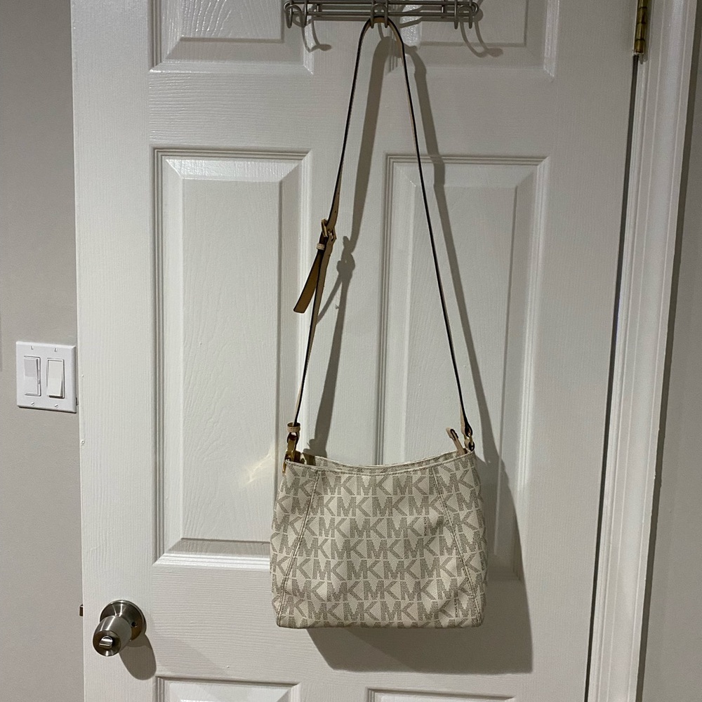 White Michael Kors crossbody